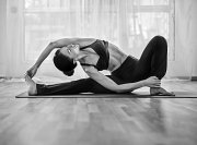 SPAYCE Yoga HIIT Instagram LIVE on @nourelise SPAYCE Yoga HIIT Instagram LIVE on @nourelise