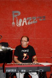 ARTHUR SATYAN ORGAN TRIO LIVE @ RAZZ'ZZ ARTHUR SATYAN ORGAN TRIO LIVE @ RAZZ'ZZ