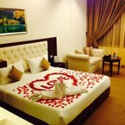 Valentine's Special: Dine, Wine & Club Room at Midtown Hotel Valentine's Special: Dine, Wine & Club Room at Midtown Hotel